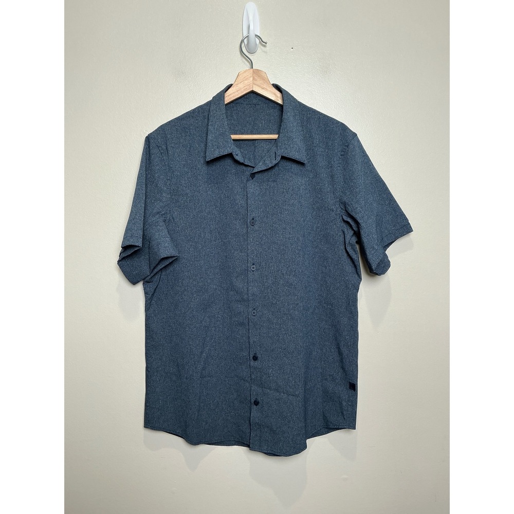 Lululemon Men's Airing Easy Shirt Medium Blue Short Sleeve Button Crosshatch